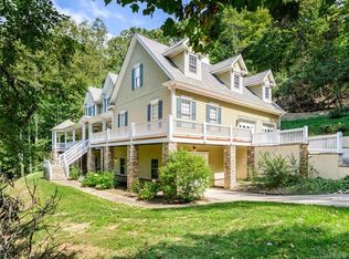 18 Woodsong Dr, Asheville, NC 28803