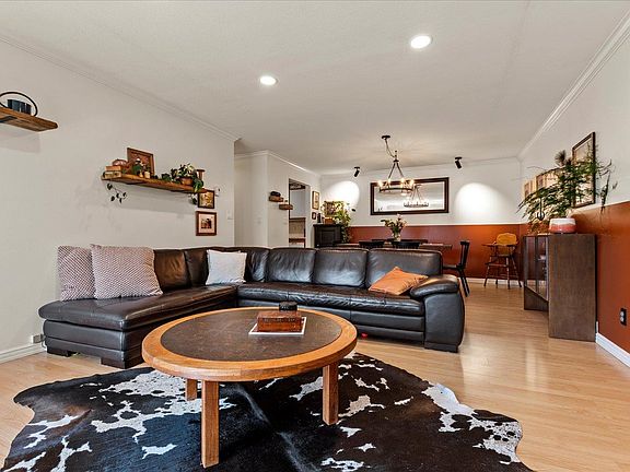 4th image of 8975 Mary St #306