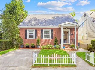 161 Hillcrest Rd, Mount Vernon, NY 10552