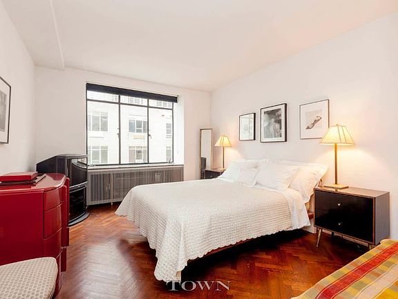 2nd image of 24 W 55th St #11/A
