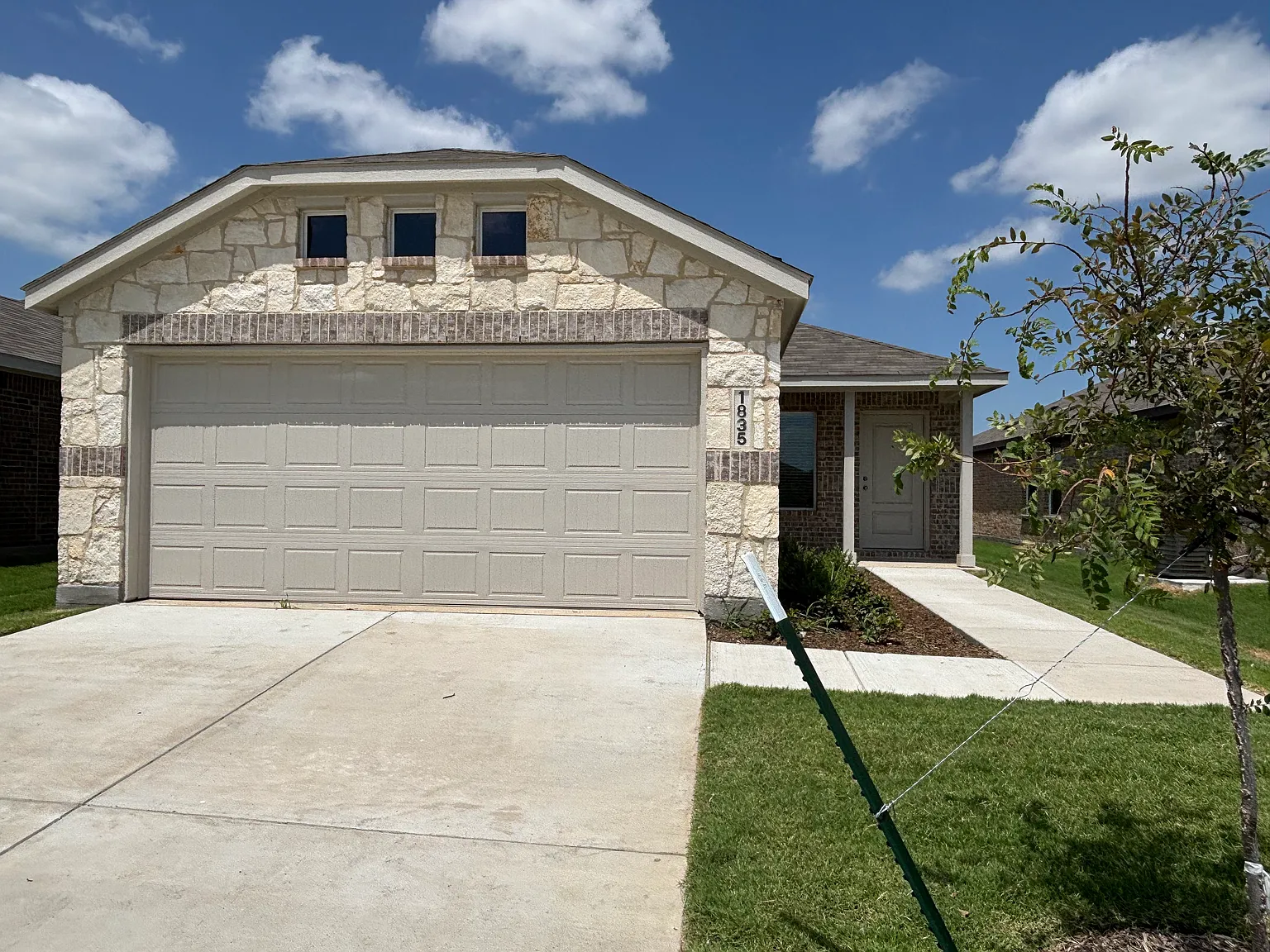 3 bed, 1311 sqft, $2,200 — Photo 1