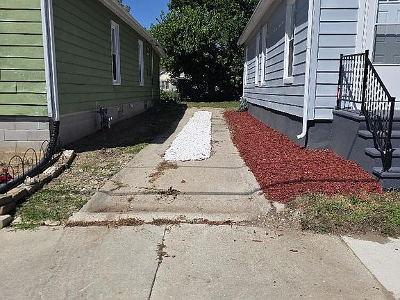 2nd image of 928 Wilson STREET