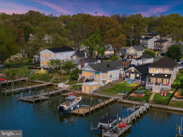 122 Bar Harbor Rd, Pasadena, MD 21122