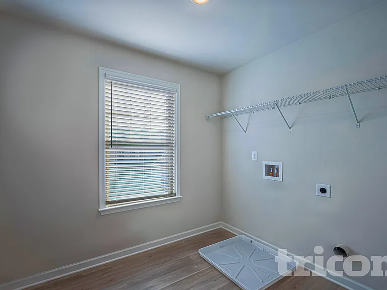 503 Slyfox Ln — Photo 21