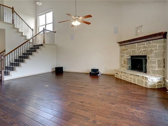 3rd image of 3000 Saddle Creek Dr