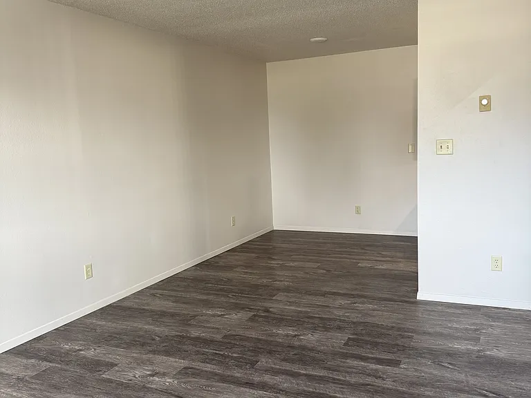 600 W Dakota Ave #12 — Photo 6