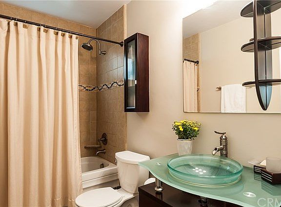 3rd image of 2120 Prospect Ave