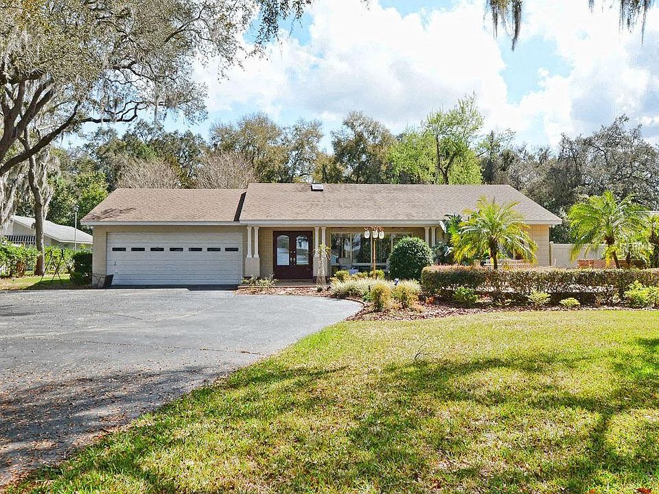 1st image of 9545 Silver Lake Dr