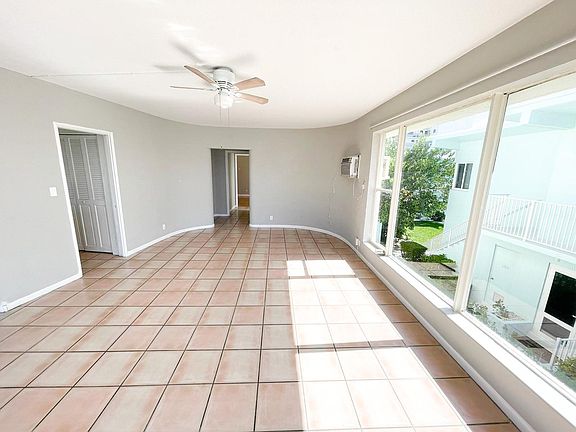 4th image of 3019 Harbor Dr APT 11