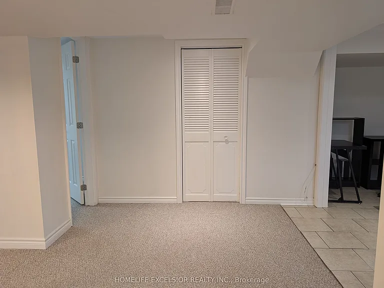 4 Albert St — Photo 29