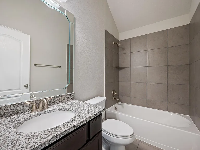 717 N Emory Cv — Photo 15