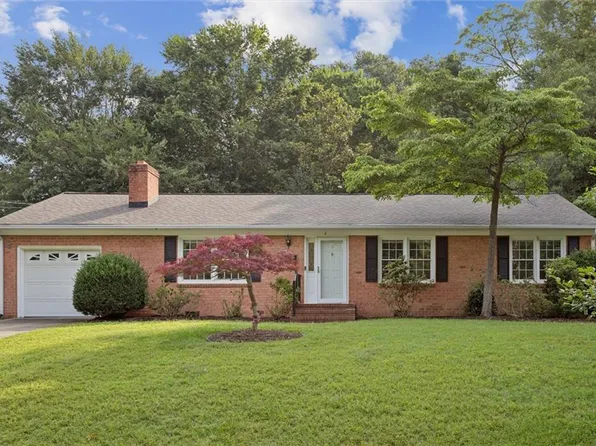 4 Everett Dr, Newport News, VA 23602