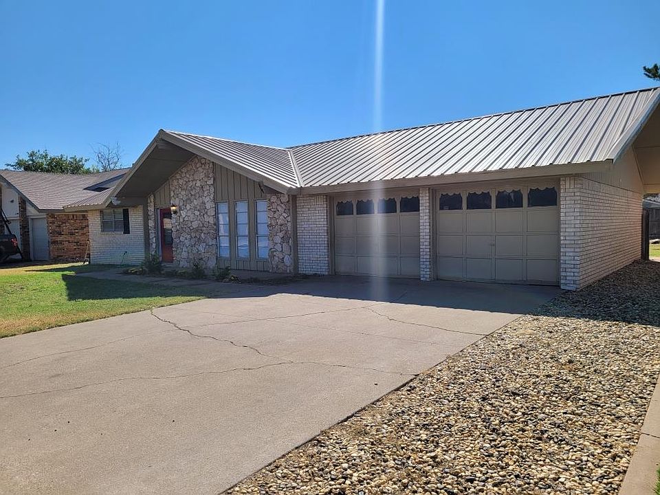 1st image of 4252 Bay Oaks Dr