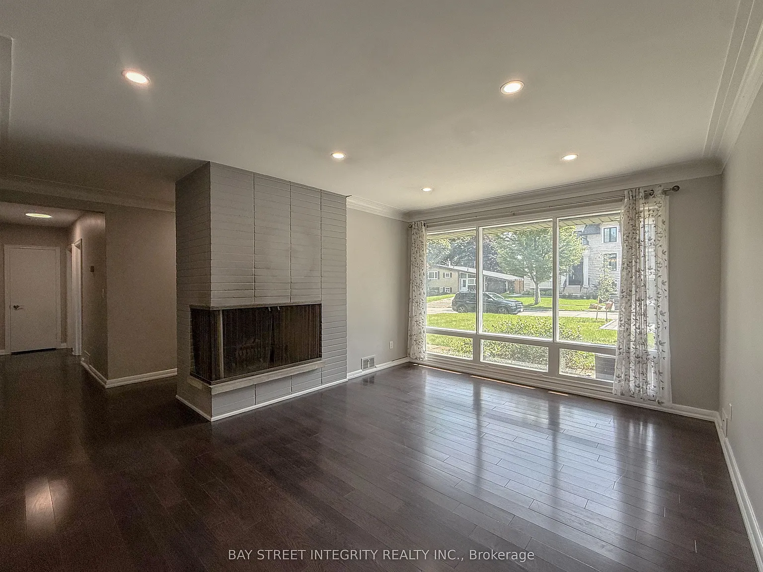 4 bed, $4,000 — Photo 4