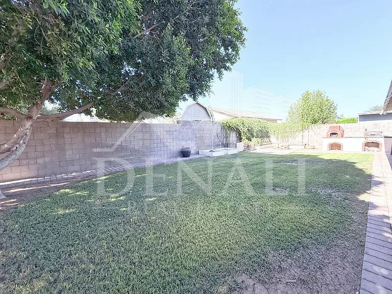 306 E Houston Ave — Photo 24