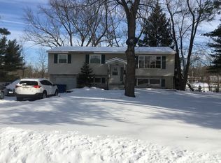 2 Garling Dr, Latham, NY 12110