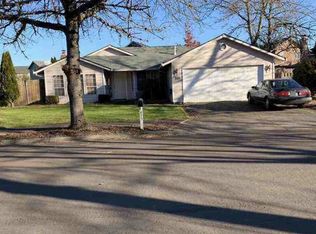 825 SE 33rd St, Troutdale, OR 97060