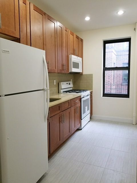 2nd image of 2550 30th Rd APT 4B
