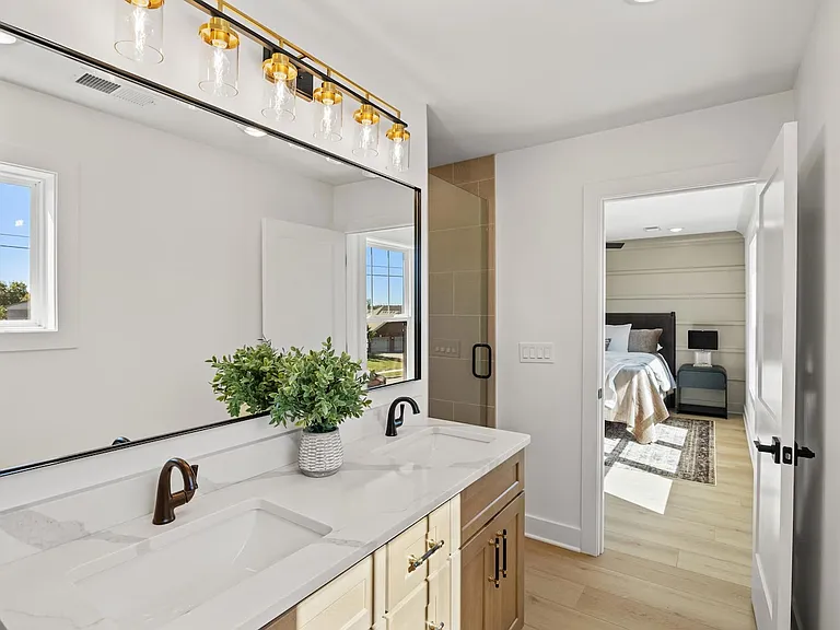 1017 Lauderdale Dr — Photo 11