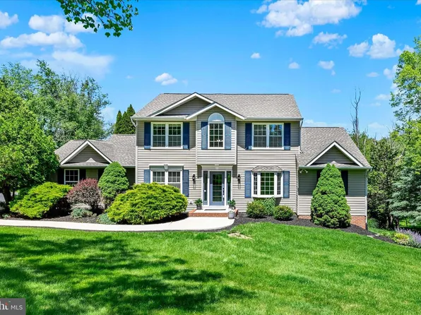 24 Landau Dr, Westminster, MD 21157