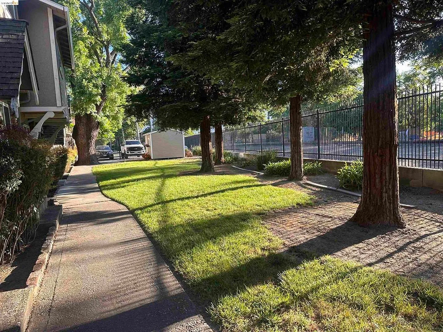 2 Bedroom & 1.5 Bathroom Pleasanton Townhome Apartment!! — Photo 3