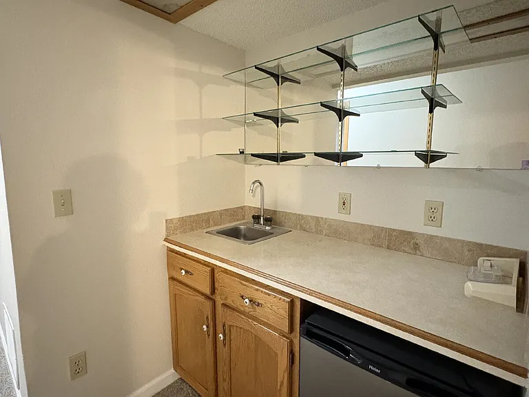 6469 Pulpit Rock Dr — Photo 18