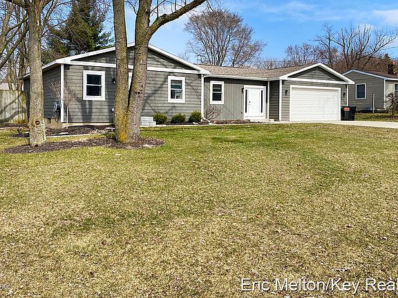 3rd image of 1671 Sherwood Ave