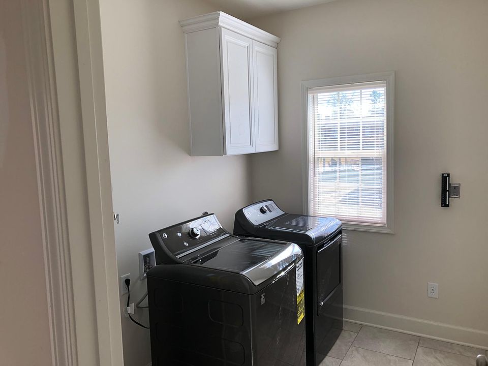 1st image of 2029 1st Ave