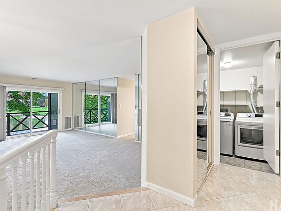 4th image of 1082 Creekside Ct APT 2B