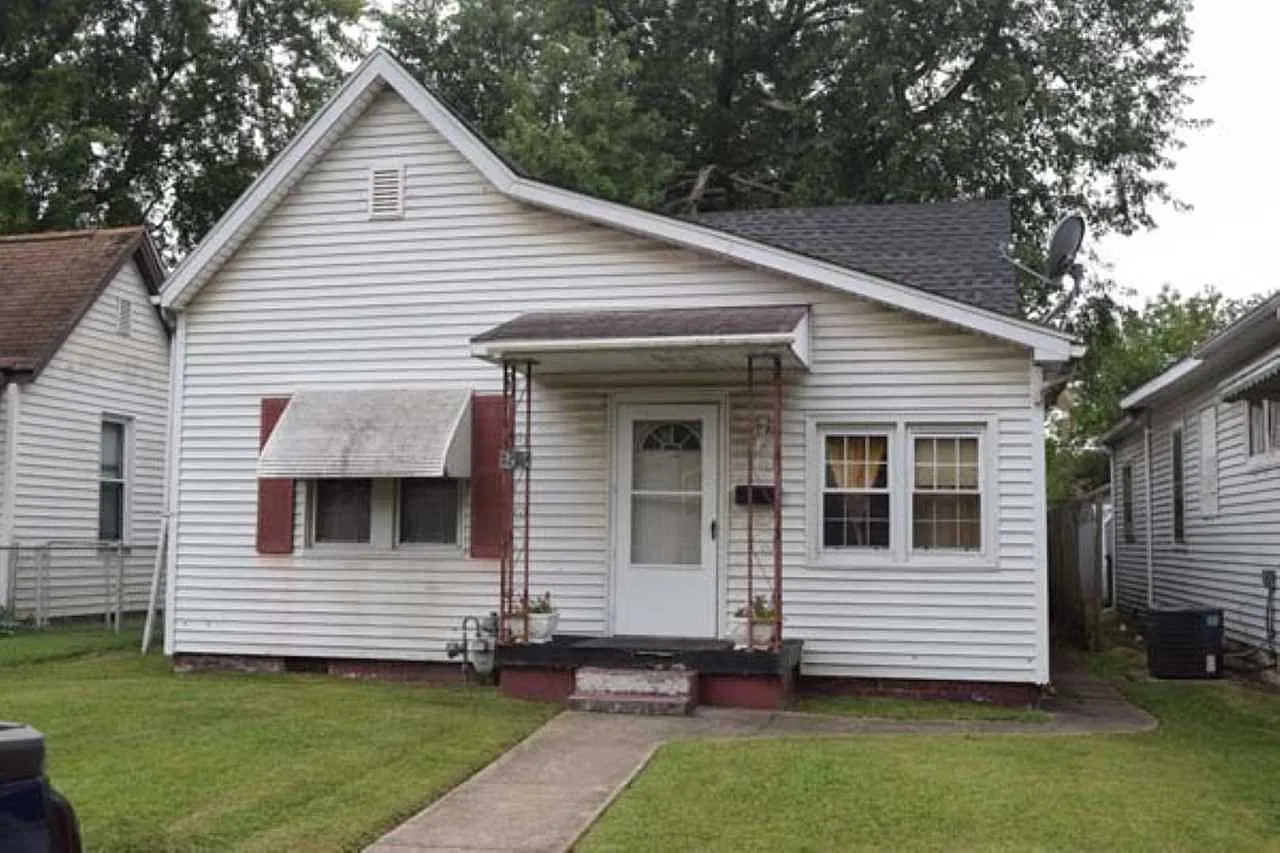 1319 Henning Ave photo 1