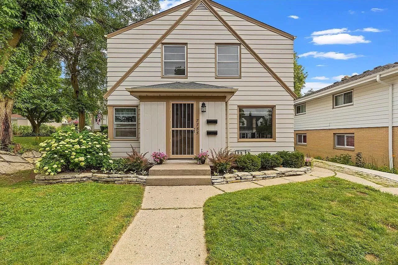 7735 W Mount Vernon Ave — Photo 1