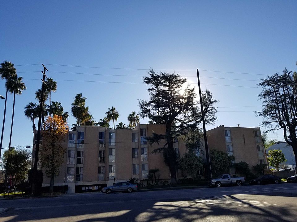 1st image of 14410 Chandler Blvd #203