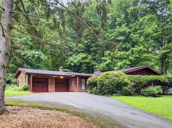 115 Lakeview Ln, Chagrin Falls, OH 44022