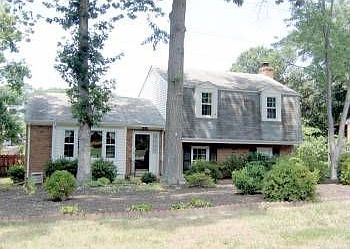 2nd image of 2906 Rudolph Rd