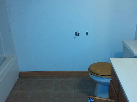 4th image of 684 Madisen Ln