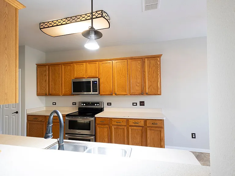 1509 Heron Dr — Photo 6