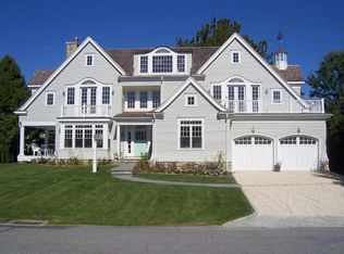 9 Sunwich Rd, Norwalk, CT 06853