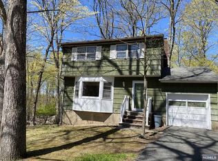 131 Manito Ave, Oakland, NJ 07436