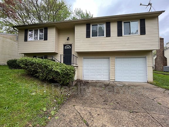 2nd image of 2702 N Fairhaven Dr