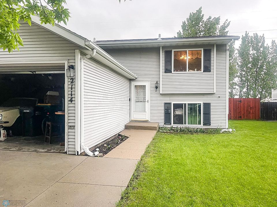 1st image of 2114 2nd Ave E
