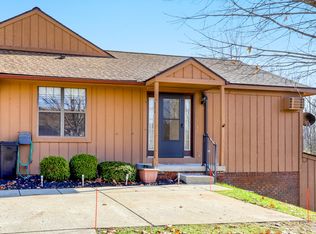 11900 Lexington Dr #4, South Lyon, MI 48178