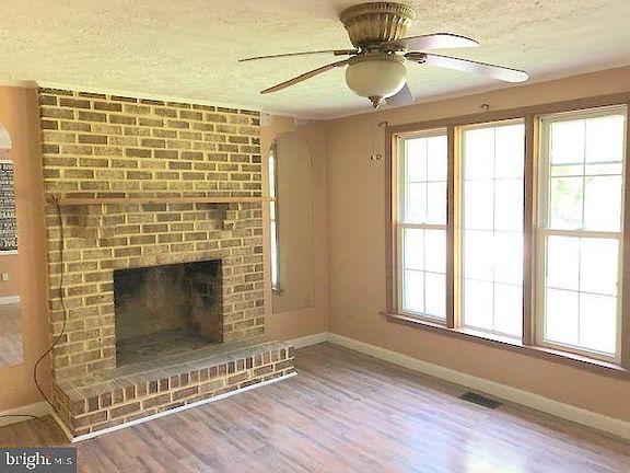 4th image of 27020 Cox Dr