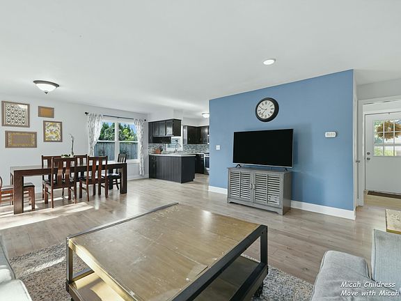 5th image of 4012 Mohawk Ave SW