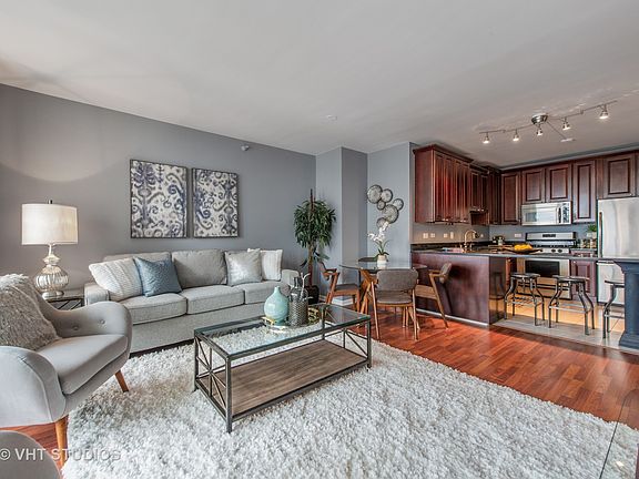 5th image of 630 N State St APT 2409