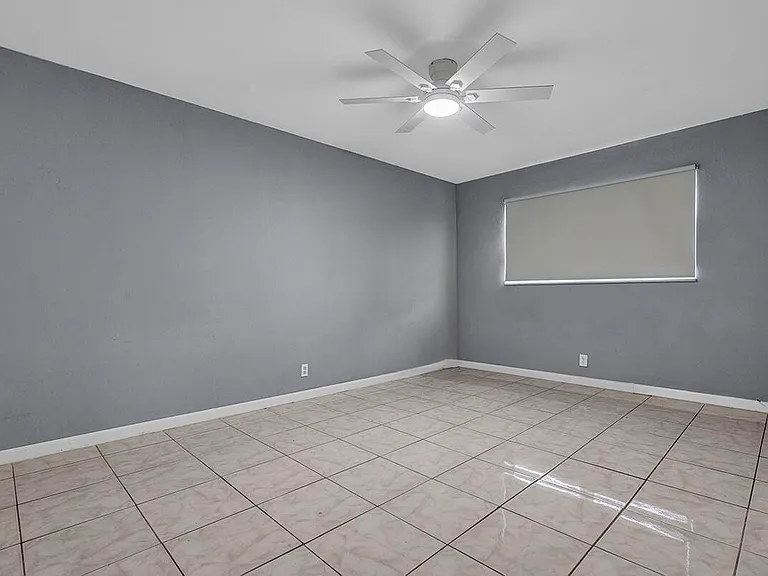 340 NW 19th St #308 — Photo 7