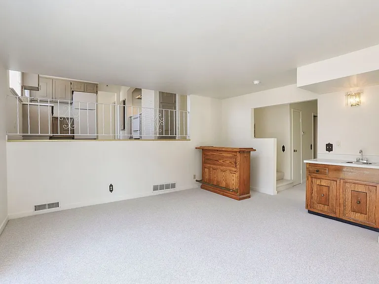 330 Sea Horse Ct — Photo 10