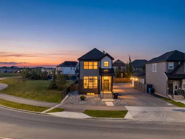 314 S Masters Rd SE, Calgary, AB T3M 2T4