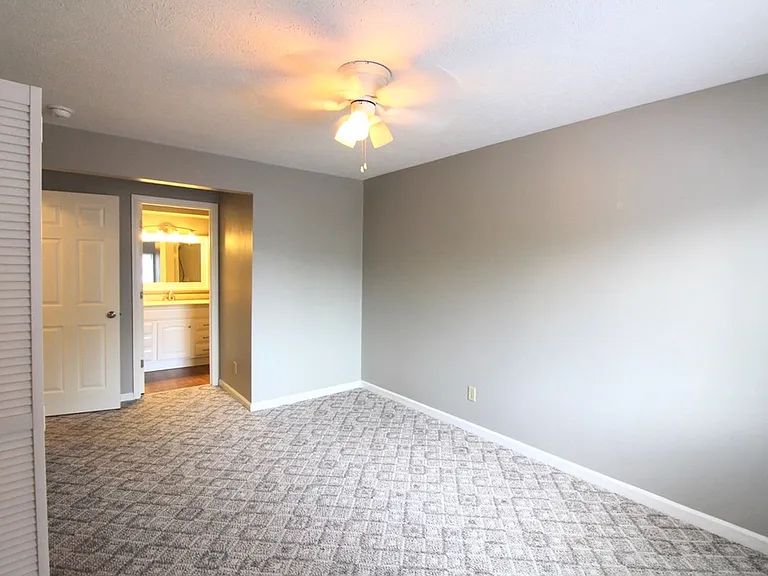 1030-8 Blue Ridge Dr — Photo 16