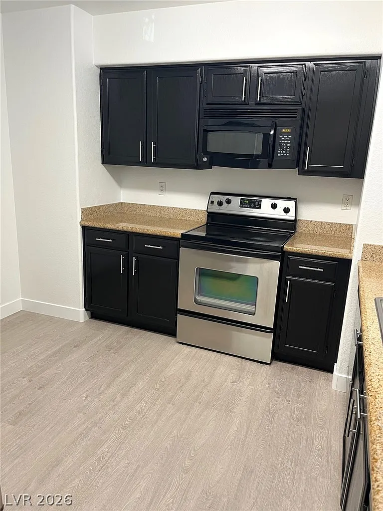 2 bed, 2.0 bath, 937 sqft, $1,625 — Photo 3