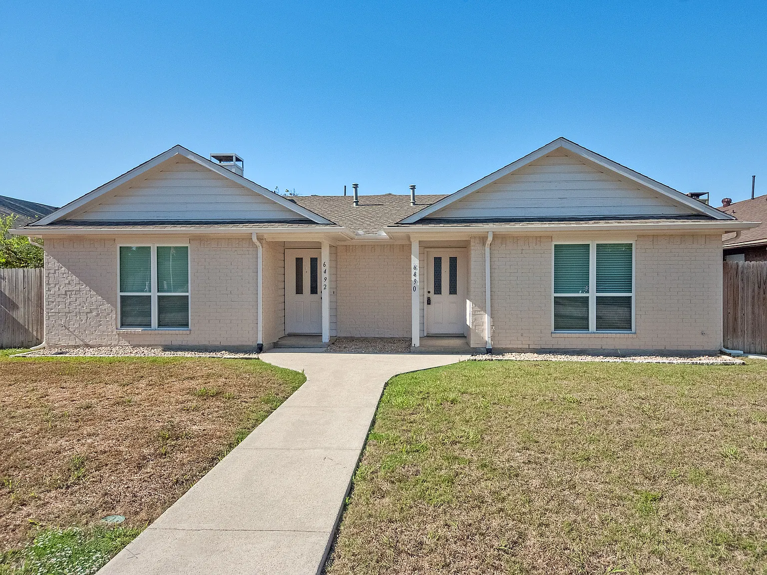 2 bed, 1090 sqft, $2,195 — Photo 1